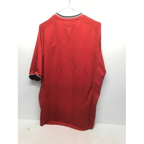 301 - Manchester United home shirt 2000-2002 size L