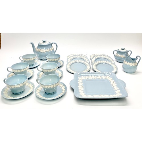 1352 - Gorgeous Wedgewood Of Etruria & Barlaston Embossed Queen's Ware Tea Service Set.