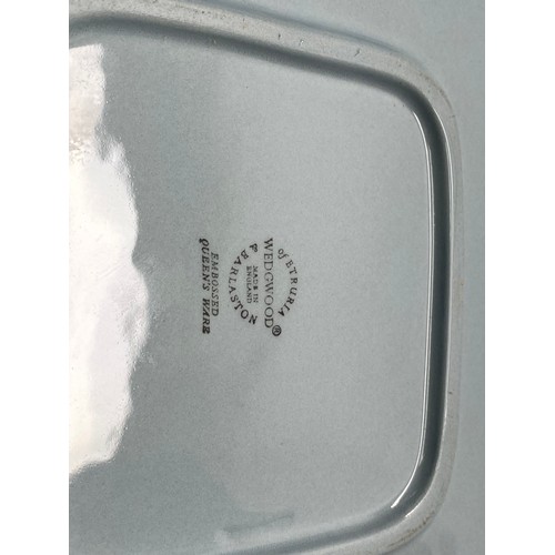 1352 - Gorgeous Wedgewood Of Etruria & Barlaston Embossed Queen's Ware Tea Service Set.