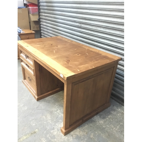 51 - Very well made wooden desk with three drawers 130cm x 80cm x 75cm