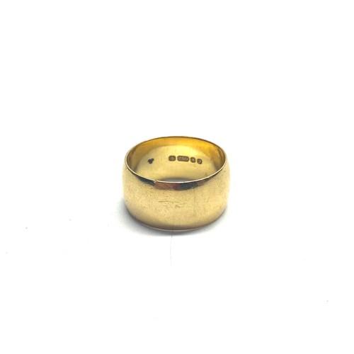 1183 - 18ct gold wedding band by Porters. Size N and 8.2g.