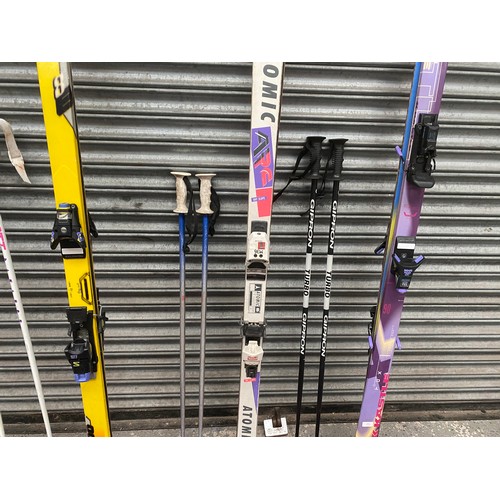 4 - 3 sets of skis with bags, including Kastle.