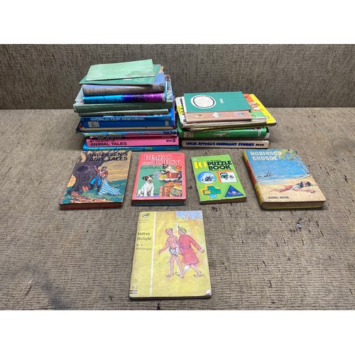 282 - selection of annual books.