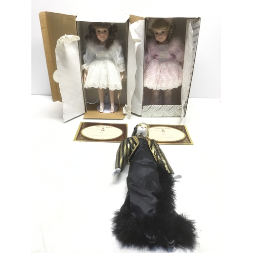 623 - Three porcelain collectible dolls including two from Alberon