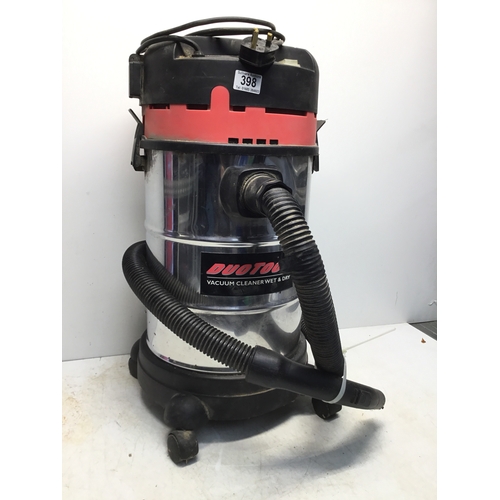 398 - Duotool wet and dry vacuum cleaner model number VC30V-1