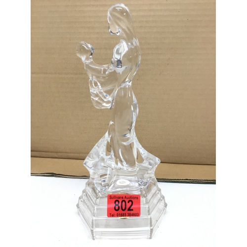 802 - Four Royal Crystal Rock figurines and a Crystal D Arque dolphin