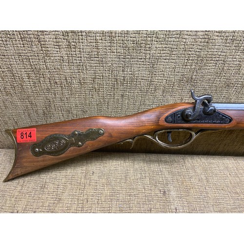814 - Ornamental re-enactment kentucky longrifle.