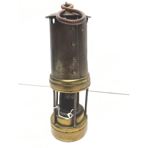 834 - Early Thomas and Williams Aberdare miners lamp