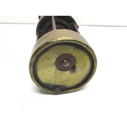 834 - Early Thomas and Williams Aberdare miners lamp