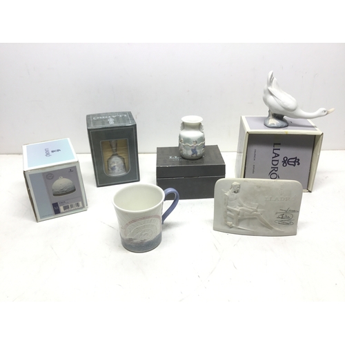 996 - A collection of mainly boxed Lladro items, including the society Don Quixote Plaque.