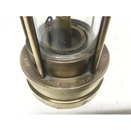 1018 - Thomas and Williams miners lamp number 91907