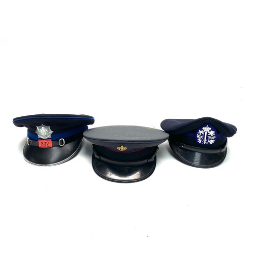 Lot 832       