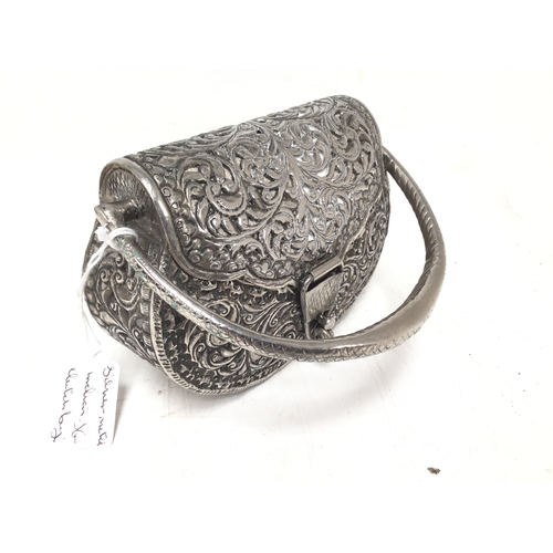 Lot 735       