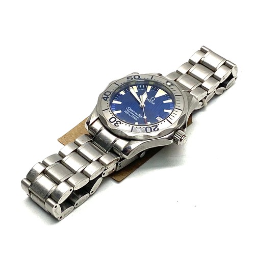 944 - Seamaster Diver 300M 36.25&nbsp;mm, blue face and steel on steel.&nbsp;212.30.36.20, (running)