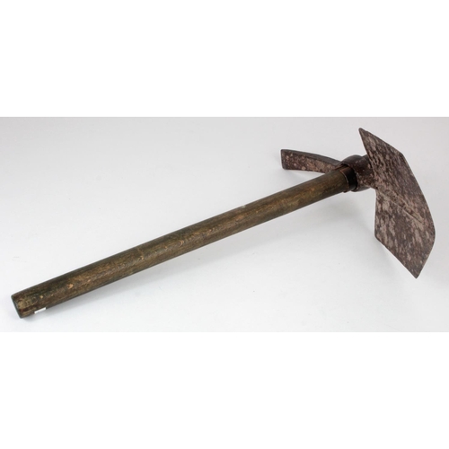 1001 - WW1 1915 dated British entrenching tool