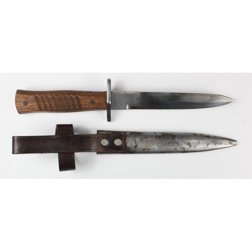 1194 - German WW1 Trench fighting dagger with Imperial Crown & Solingen maker marked blade