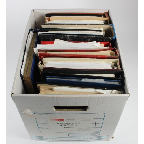 2781 - Large box of World material in albums etc. Most used with some mint & UM. A real mixture with countr... 