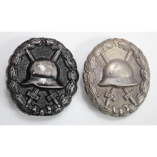 675 - German WW1 wound badges in black and silver  (2)