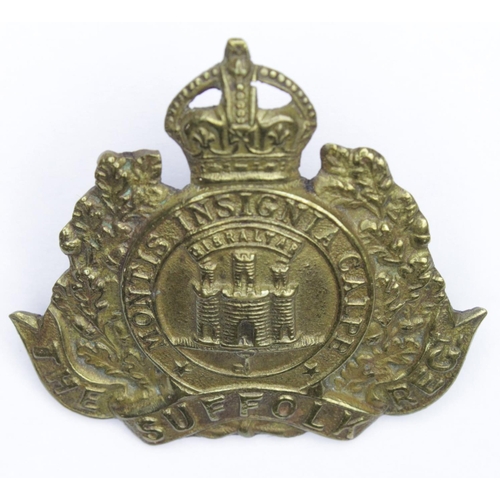 925 - Suffolk Regt O/R's cap badge, KC, brass, solid centre