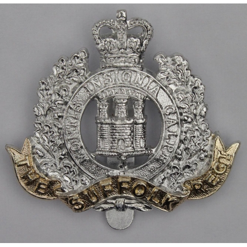 932 - Suffolk Regt O/R's cap badge, QC, anodised