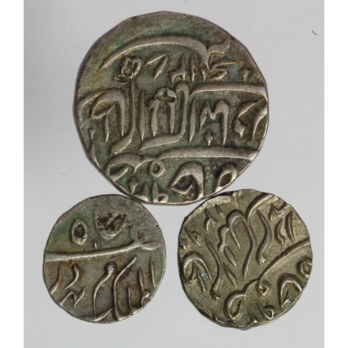 1281 - India, Hyderabad (3):  Silver Rupee 1275/2H (1858 AD) VF, 1/4 Rupee 1290 (1873 AD) EF, and similar (... 