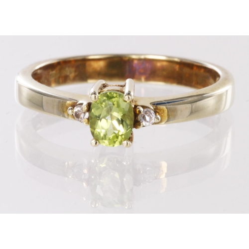 66 - 9ct gold Peridot & White Topaz ring, size O, weight 2.6g