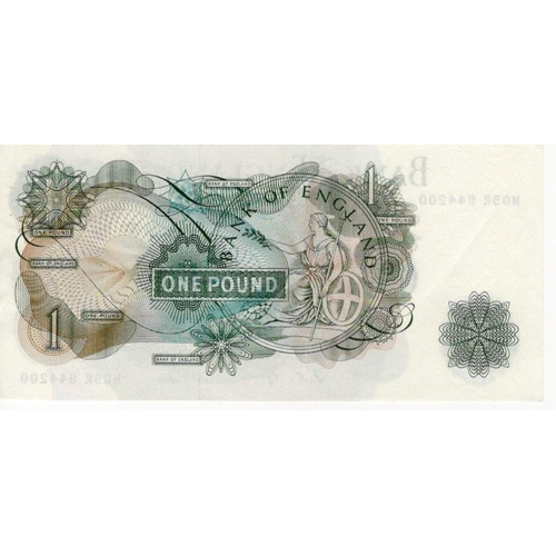 77 - Fforde 1 Pound issued 1967, very rare FIRST RUN REPLACEMENT note, serial M09R 944200, a consecutivel... 