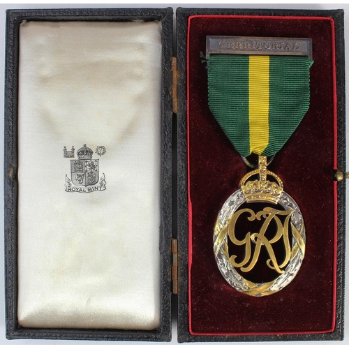 1261 - Efficiency Decoration GVI (GRI) with Territorial clasp, dated 1945. In Royal Mint case