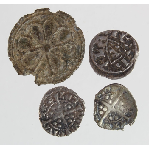 152 - Hammered Minors (4): Edward I silver farthing, obverse legend ends REX A, large bust within inner ci... 