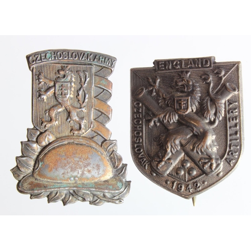 1723 - Czech WW2 Free Czech Forces badges (2)