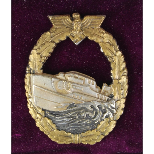 1877 - German Kriegsmarine E Boat badge 1st type (Junkers Berlin) in fitted case.