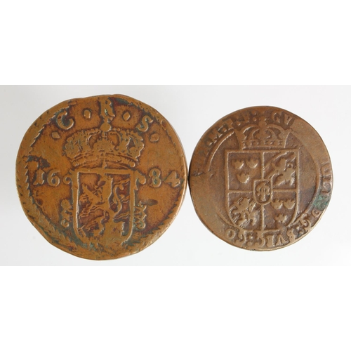 543 - Sweden (2) large copper 1 Ore's: 1629 (XXIX) VG, and 1684 nVF some marks and flaws.