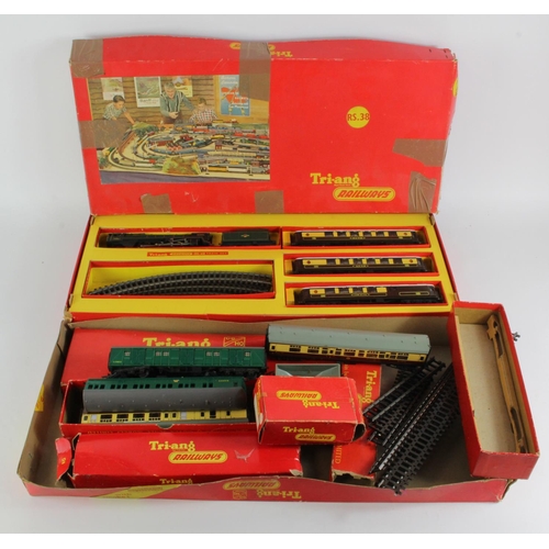 110 - Triang. Two boxed Triang train sets, comprising RS38 & RS23 (both with track missing), together with... 