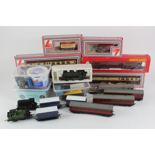 90 - OO gauge. A collection of OO gauge railway items, including Airfix Caerphilly Castle (boxed), Hornby... 