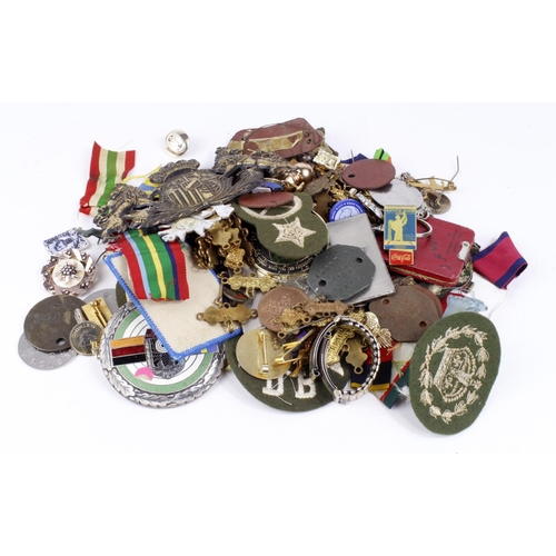 1067 - Box of mixed badges & medals, plus 10x identity dog tags.