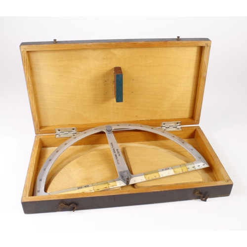 1294 - German WW2 Artillery Protractor in wooden storage box. Made by Otto Fenne Sohne Kassel.