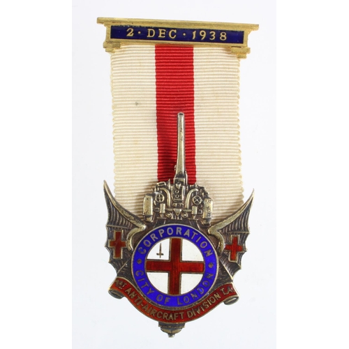 1671 - WW2 - 1st. Anti - Aircraft Division T.A., Corporation of London, silver & enamel medal dated 2nd. De... 