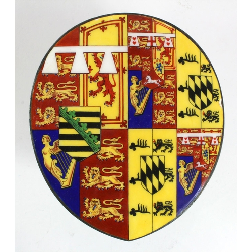 753 - Enamelled unmarked silver badge (tests as silver) - portrays, possibly a U.K. Royal Coat of Arms. We... 