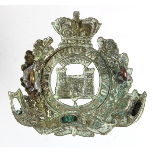 946 - Badge a Suffolk Regiment Victorian cap badge.