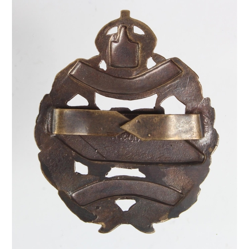 947 - Badge a Tank Corps Officers bronze bladed cap badge