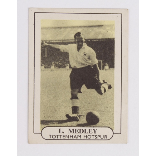 610 - Wilkinson (Confectionery) - Popular Footballers, type card, no.9 L Medley, G - VG, cat value £60