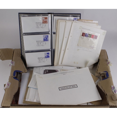 70 - GB postal history accumulation. QE2 period, noted registered, strike mail, TPOs, etc. Worth checking... 