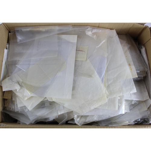 85 - Accessories. Large carton 47x32x32cm, crammed with transparent envelopes / sleeves of various sizes,... 