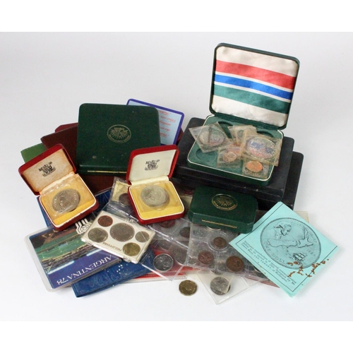 1182 - World commemorative coins and sets (28) 1960s-1990.