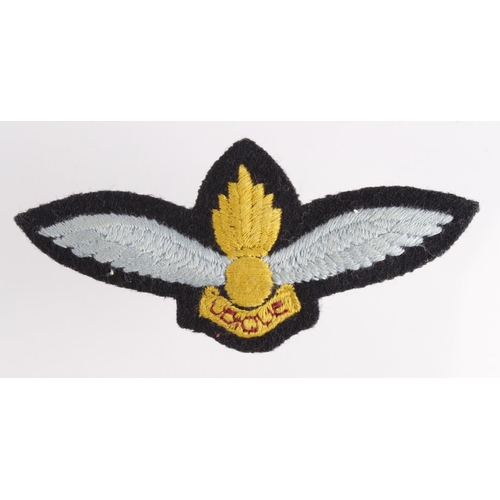 1618 - Cloth Badge: Air Observation Pilot, Royal Artillery wings badge introduced in 1948 and in excellent ... 