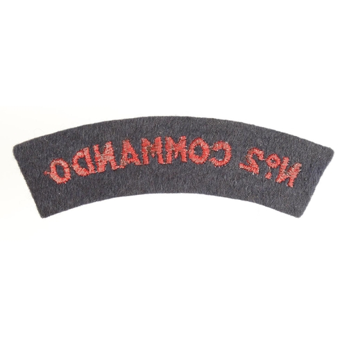 1624 - Cloth Badge: No. 2 Commando WW2 embroidered felt shoulder title badge in excellent unworn condition.