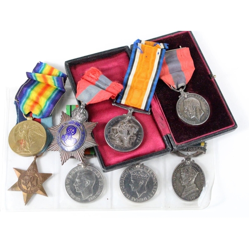 1690 - Family medals - ISM GV (cased) named to William David Gwilliam. L/G 14/11/1922 Shipwright HM Dockyar... 