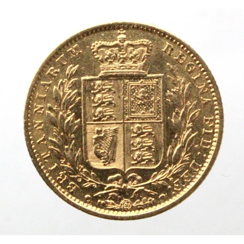 37 - Sovereign 1862 (Shield). nVF