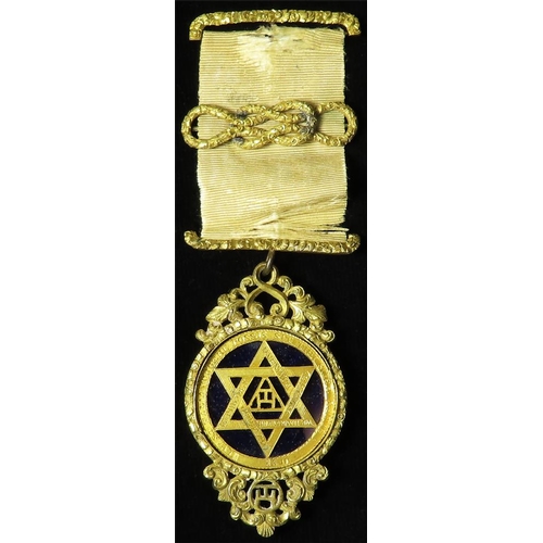 805 - Masonic Jewel: A Victorian gilt bronze 