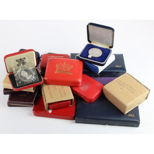 904 - GB & Commonwealth commemorative coins and sets; a shoebox full of material 1950s-1970s, many silver,... 